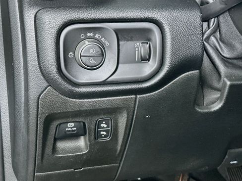 Used 2022 RAM 1500 Big Horn AWD/4WD image 16