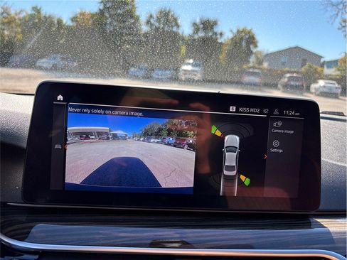 Used 2021 BMW 530i xDrive w/ Premium Package image 32