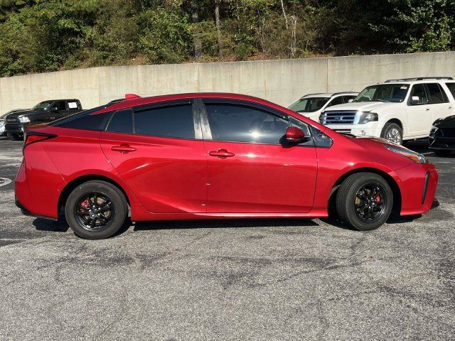 Used 2020 Toyota Prius LE FWD image 2