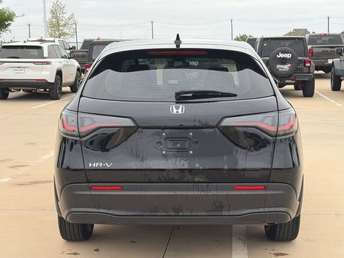 Used 2024 Honda HR-V LX image 8