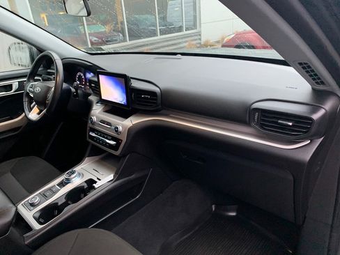 Used 2022 Ford Explorer XLT w/ Class IV Trailer Tow Package image 11