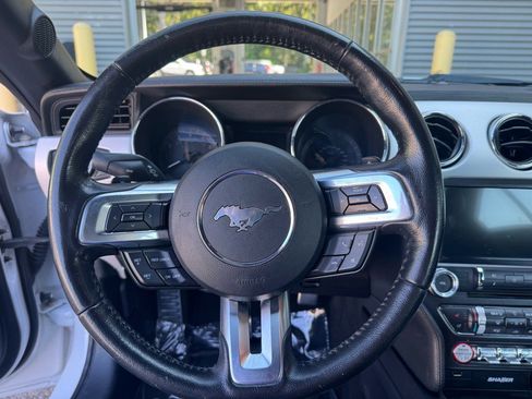 Used 2016 Ford Mustang Premium image 13