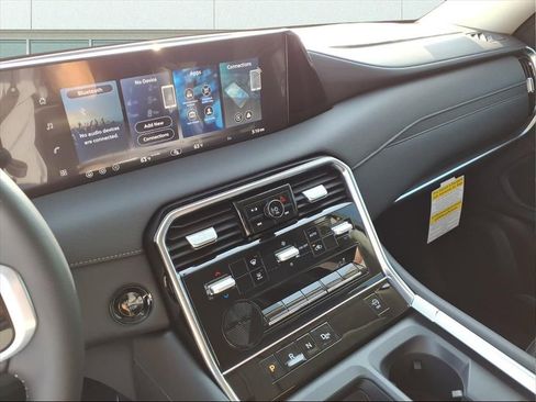 New 2026 Nissan Armada SV image 18