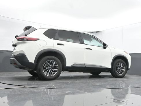 Used 2023 Nissan Rogue S AWD/4WD image 42