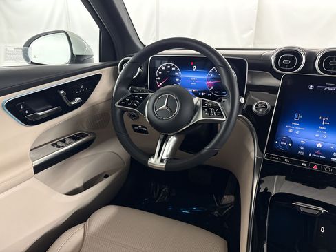 Certified 2024 Mercedes-Benz GLC 300 image 29