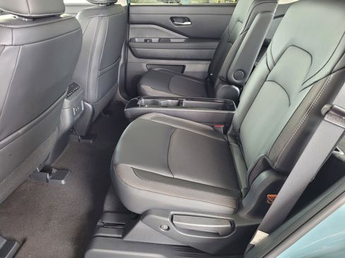 New 2026 Nissan Pathfinder SL w/ SL Premium Package FWD image 7