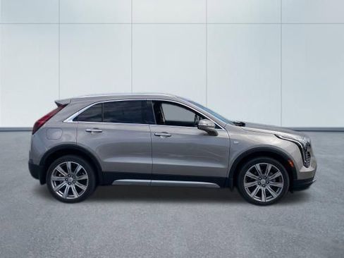 Certified 2023 Cadillac XT4 Luxury w/ Cold Weather Package AWD/4WD image 9