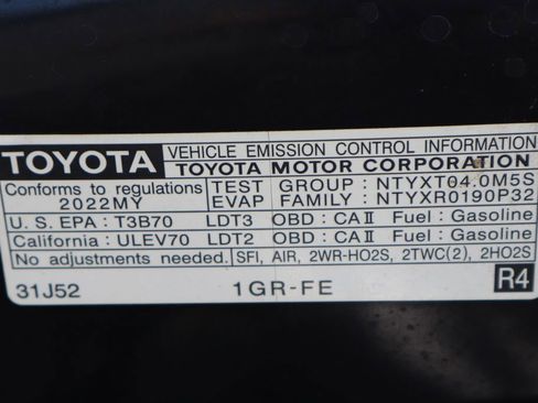 Used 2022 Toyota 4Runner TRD Off-Road AWD/4WD image 15