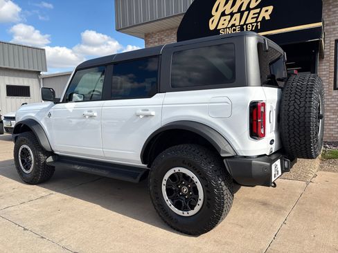 New 2025 Ford Bronco Outer Banks w/ Sasquatch Package image 10