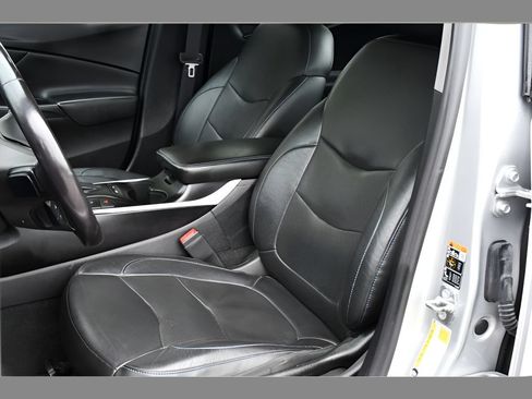Used 2018 Chevrolet Volt LT w/ LT Driver Confidence Package FWD image 16