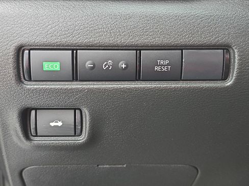 Certified 2023 Nissan Sentra SR w/ Midnight Edition Package FWD image 24