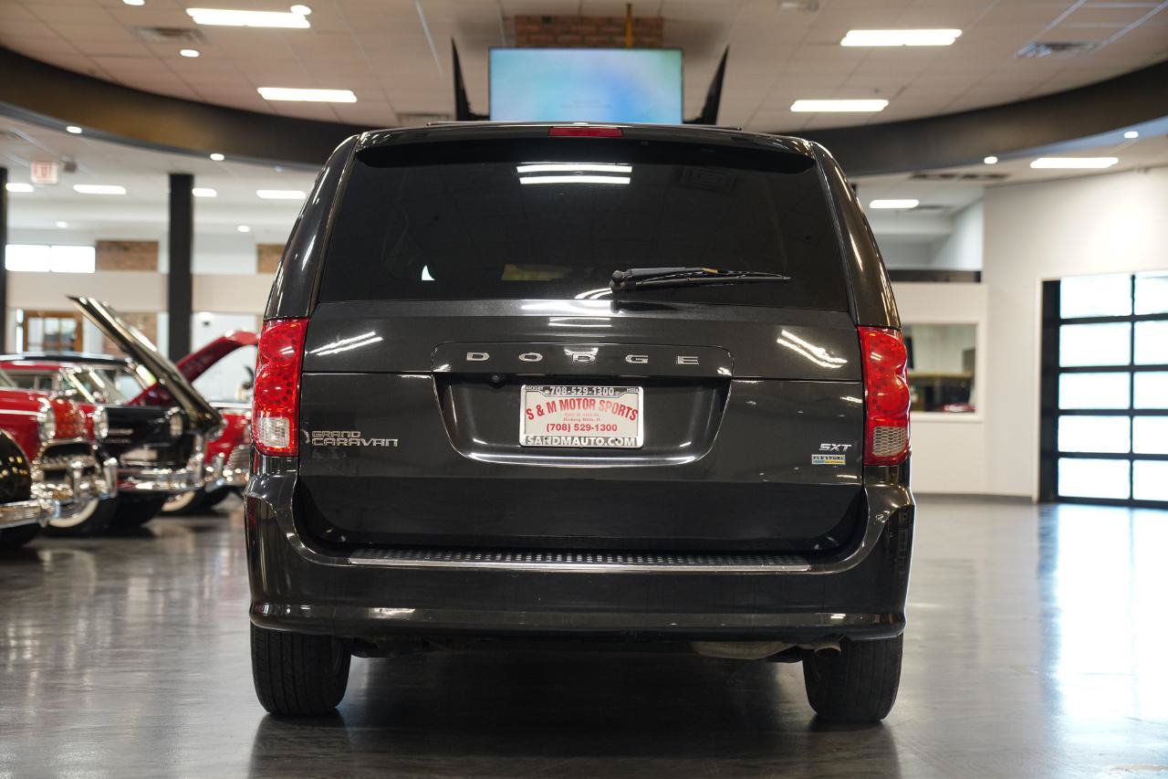 Used 2019 Dodge Grand Caravan SXT FWD image 14