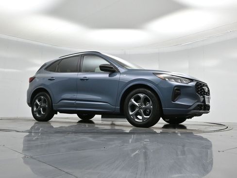 Certified 2023 Ford Escape ST-Line w/ Tech Pack #1 image 4