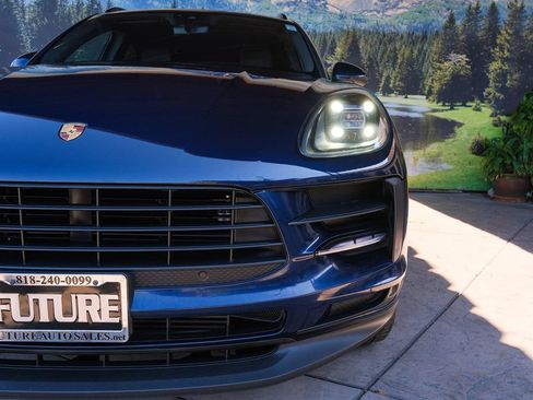 Used 2020 Porsche Macan AWD/4WD image 36
