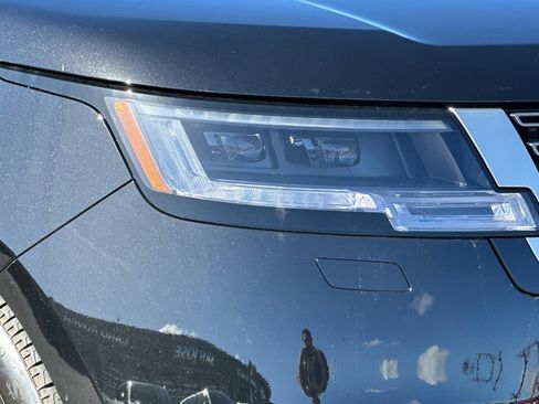 New 2026 Land Rover Range Rover SE image 12