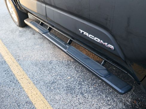 Used 2025 Toyota Tacoma SR5 w/ SR5 Upgrade Package image 10