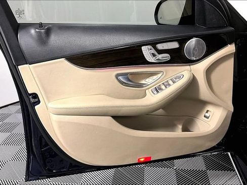 Used 2020 Mercedes-Benz C 300 Sedan w/ Premium Package image 23