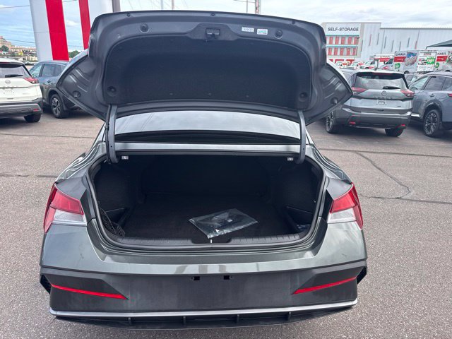 Used 2024 Hyundai Elantra SEL FWD image 18