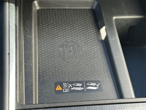 Used 2024 GMC Acadia Elevation image 30