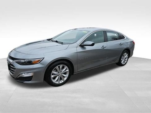 Used 2025 Chevrolet Malibu LT FWD image 1