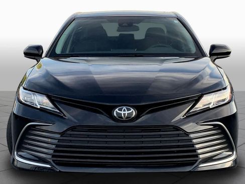 Used 2022 Toyota Camry LE image 4