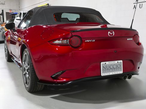 Used 2019 MAZDA MX-5 Miata Grand Touring w/ Appearance Package image 30