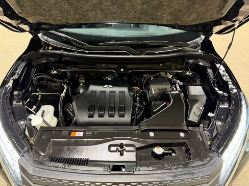 Used 2023 Mitsubishi Eclipse Cross SE image 59