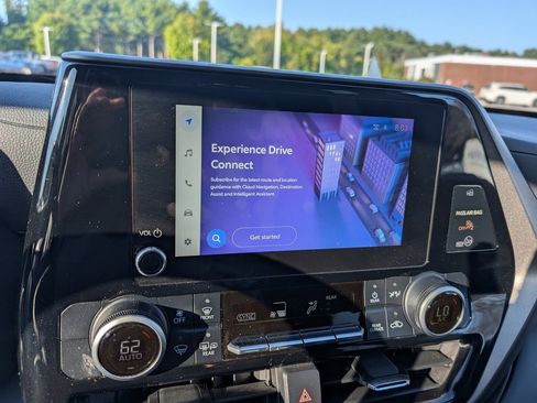 Used 2024 Toyota Highlander LE image 21