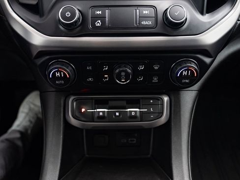 Used 2021 GMC Acadia AT4 image 16