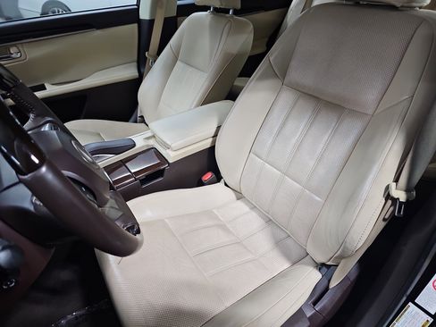 Used 2017 Lexus ES 350 w/ Luxury Package image 16