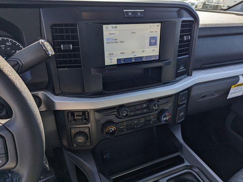 New 2026 Ford F250 XLT w/ FX4 Off-Road Package AWD/4WD image 11