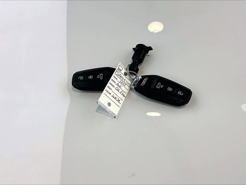 Used 2025 Audi Q6 e-tron Premium Plus w/ Premium Plus image 14