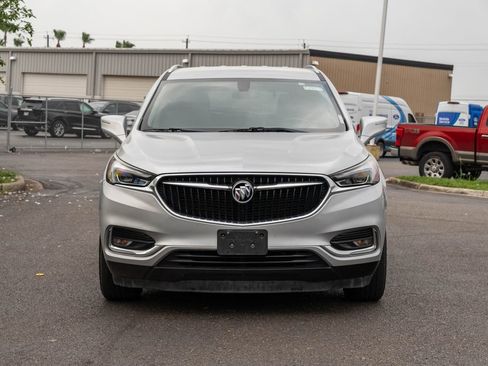 Used 2019 Buick Enclave Essence FWD image 2
