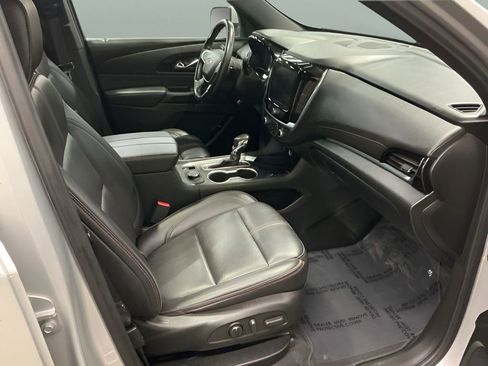 Used 2022 Chevrolet Traverse RS image 28