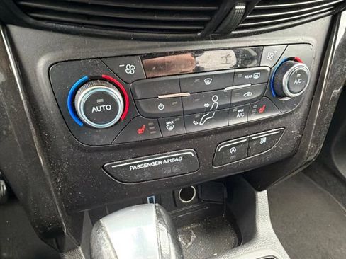 Used 2017 Ford Escape Titanium AWD/4WD image 21