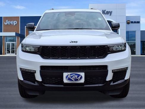 New 2025 Jeep Grand Cherokee L Limited w/ Black Appearance Package AWD/4WD image 21