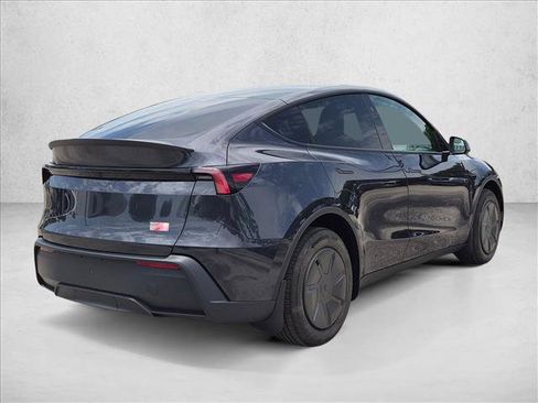 Used 2026 Tesla Model Y AWD image 6