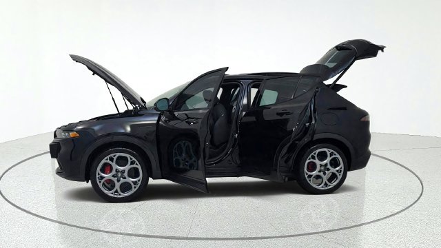 Used 2024 Alfa Romeo Tonale Veloce AWD/4WD image 14