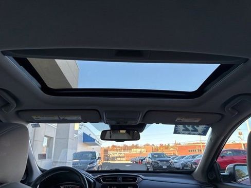 Used 2022 Honda CR-V Touring image 14