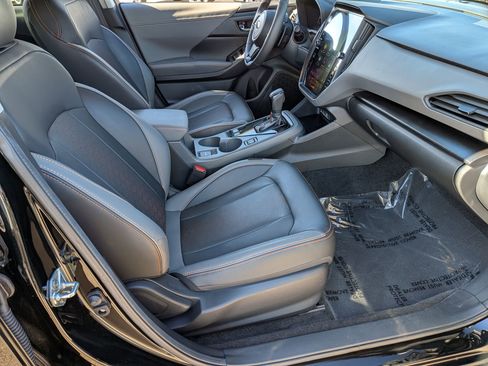 Certified 2025 Subaru Crosstrek 2.5i Limited w/ Crosstrek Mirror Package image 33