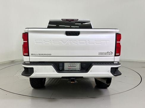 Used 2024 Chevrolet Silverado 2500 High Country w/ High Country Premium Package AWD/4WD image 10