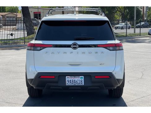 Used 2022 Nissan Pathfinder SV FWD image 5