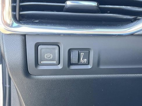 Used 2019 Cadillac XT4 Premium Luxury w/ Enhanced Visibility Package image 27