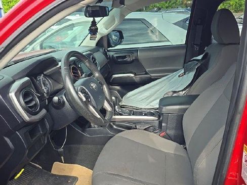 Used 2017 Toyota Tacoma SR5 RWD image 5