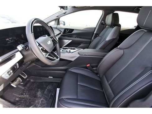 New 2026 Cadillac Optiq Luxury 1 image 6