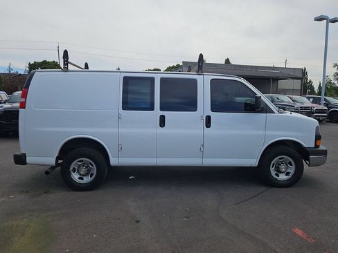Used 2016 GMC Savana 2500 RWD image 8