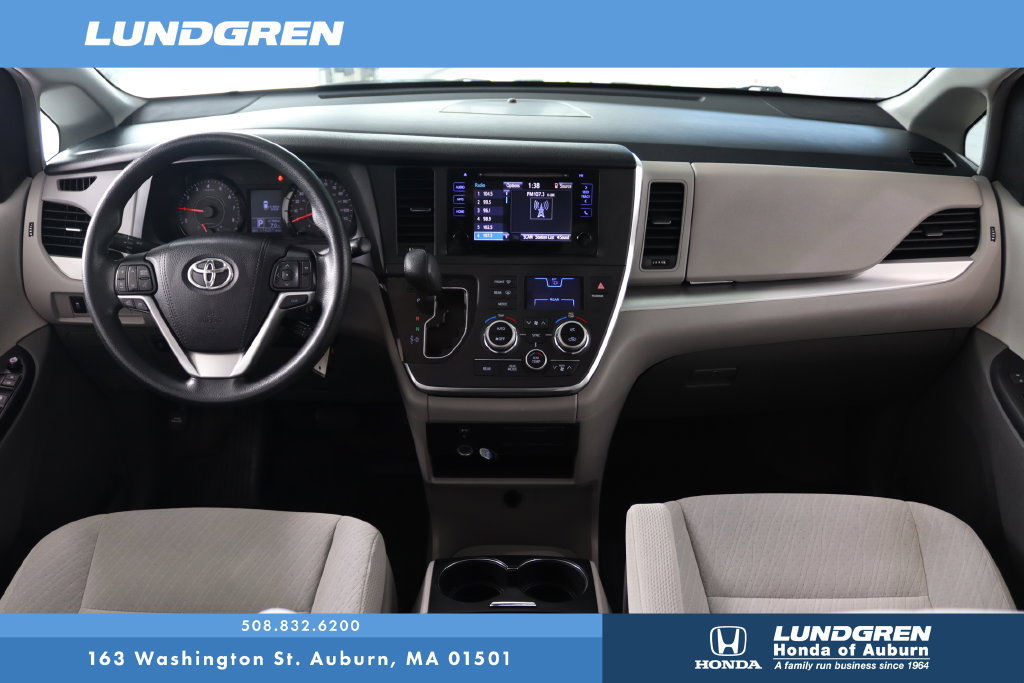Used 2017 Toyota Sienna LE AWD/4WD image 17