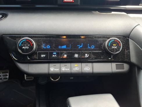 Used 2025 Hyundai Elantra Sport FWD image 27