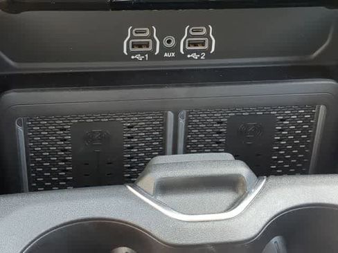 New 2026 RAM 2500 Laramie AWD/4WD image 32