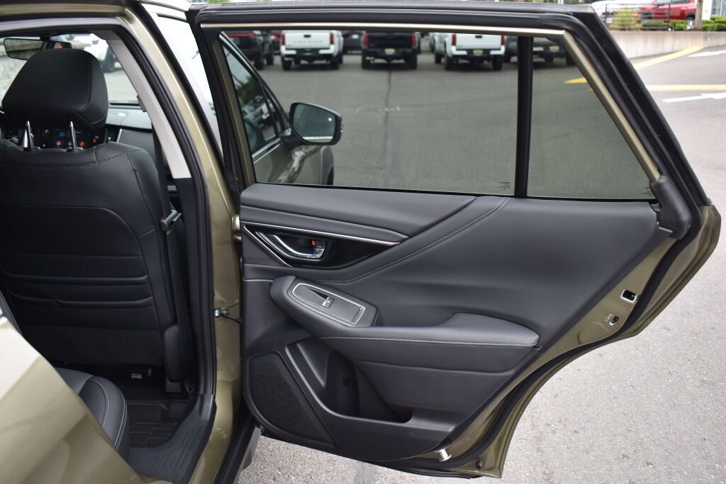 Used 2025 Subaru Outback Limited AWD/4WD image 22